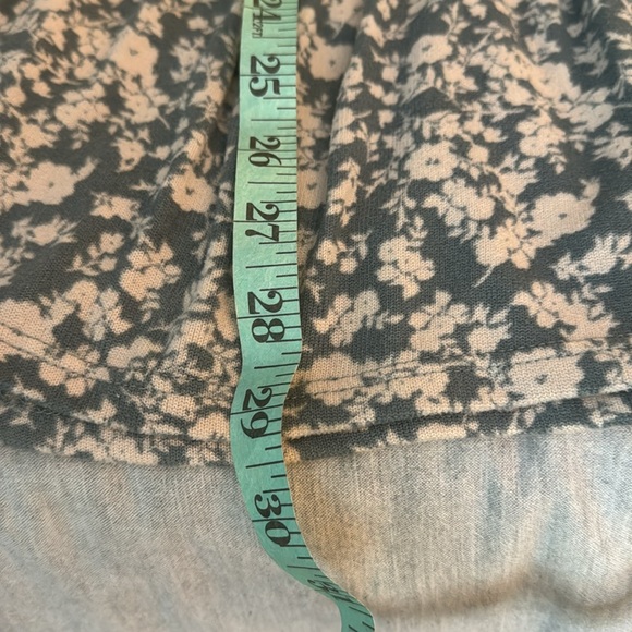 So soft floral design tunic top - Picture 4 of 5